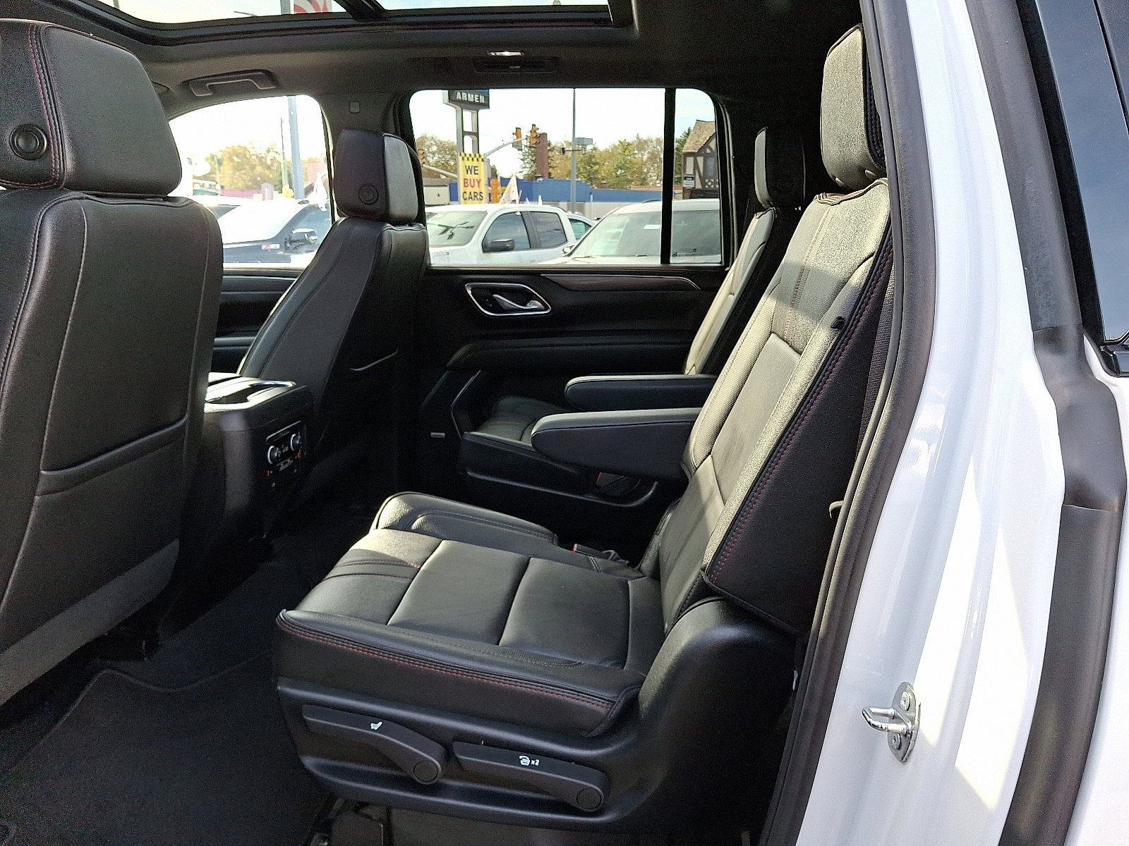Certified 2024 Chevrolet Suburban RST w/ Luxury Package image 11