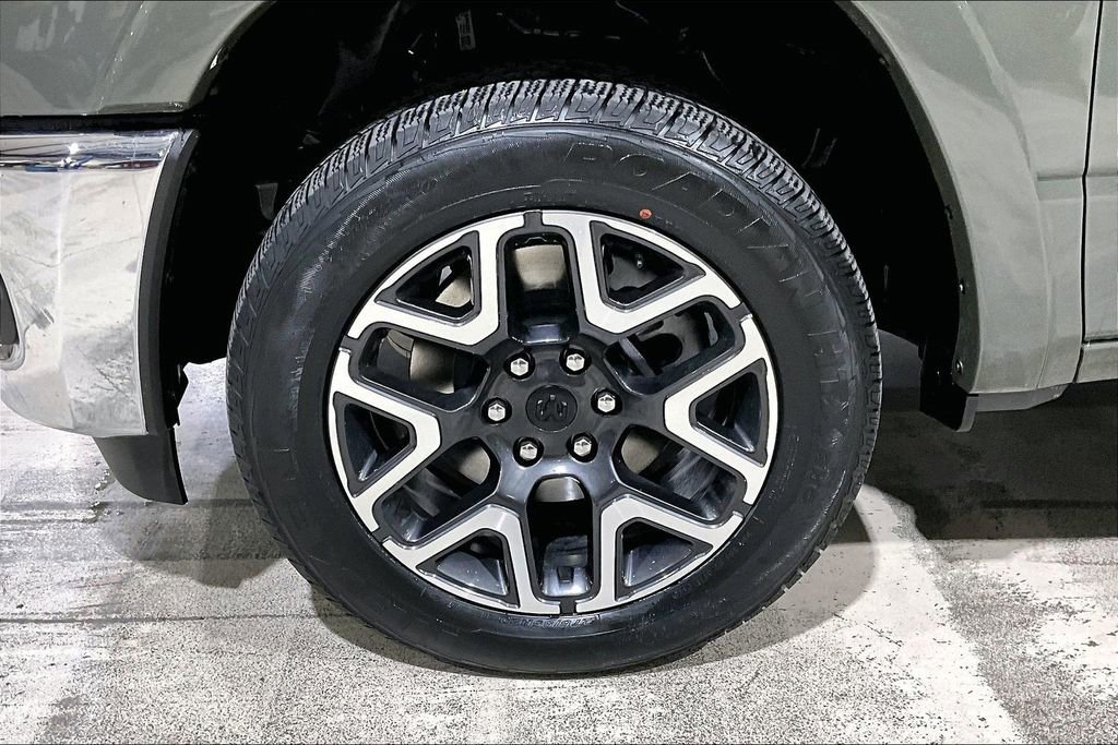 New 2026 RAM 1500 Laramie AWD/4WD image 12