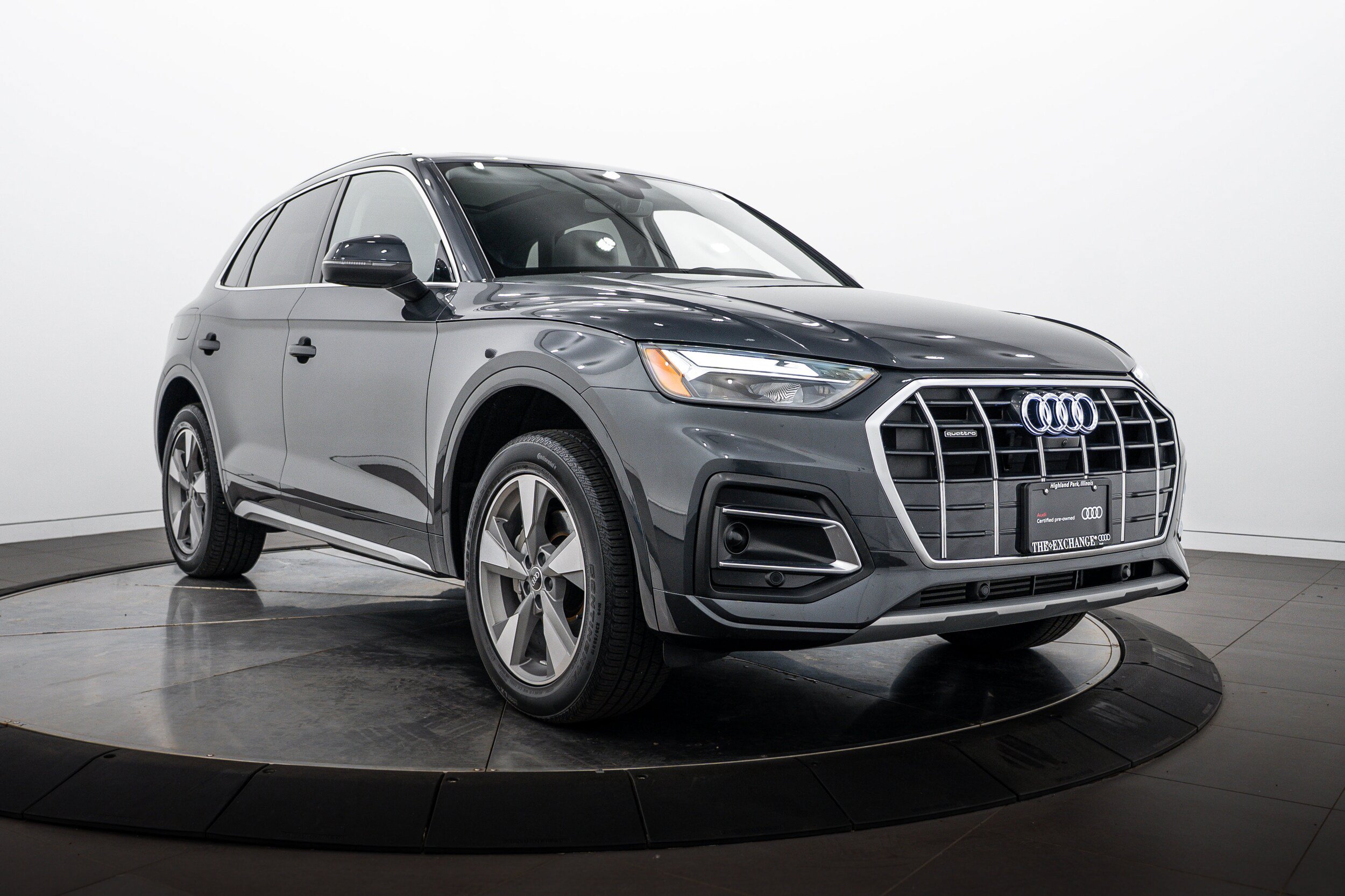Used 2023 Audi Q5 2.0T Premium Plus w/ Premium Plus Package AWD/4WD image 2