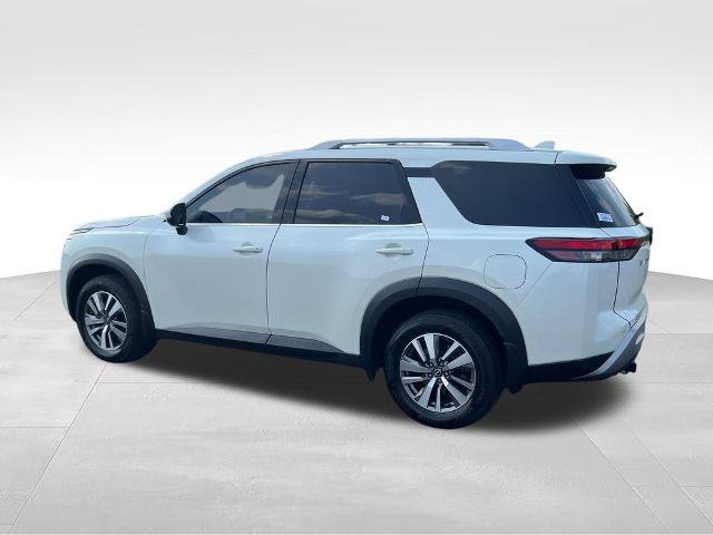 Certified 2023 Nissan Pathfinder SL AWD/4WD image 3