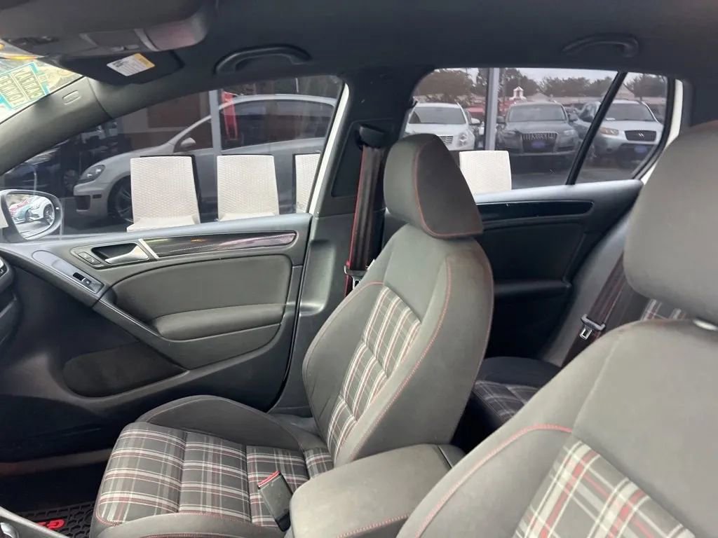 Used 2014 Volkswagen GTI Wolfsburg Edition image 40