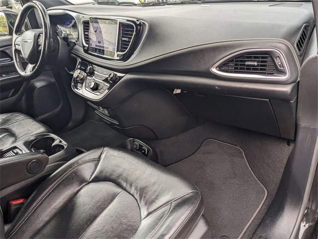 Certified 2021 Chrysler Pacifica Touring-L w/ S Appearance Package image 31