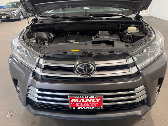 Used 2017 Toyota Highlander Limited Platinum w/ Carpet Mat Package AWD/4WD image 9