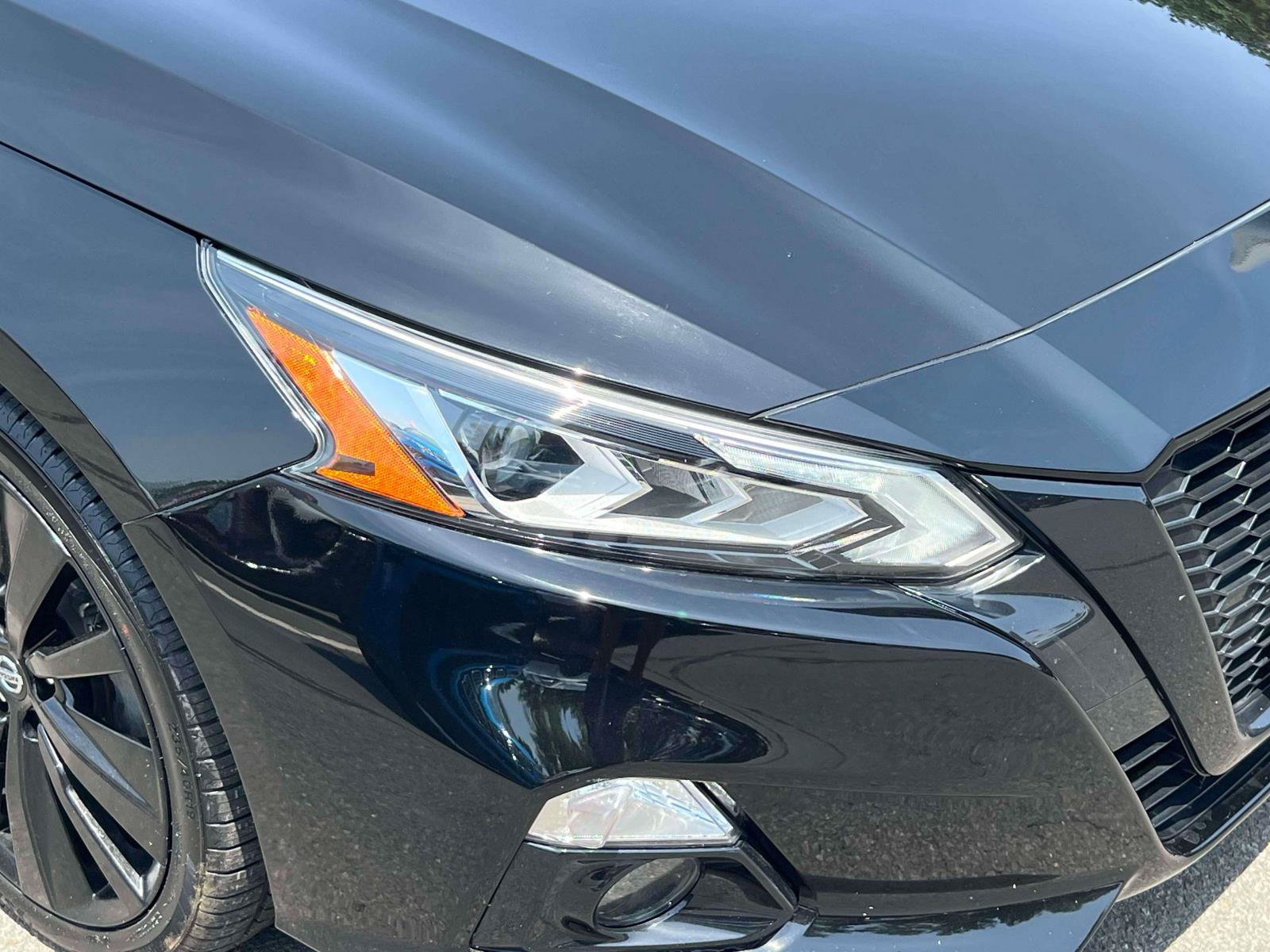 Used 2022 Nissan Altima 2.5 SR w/ Midnight Edition Package AWD/4WD image 7