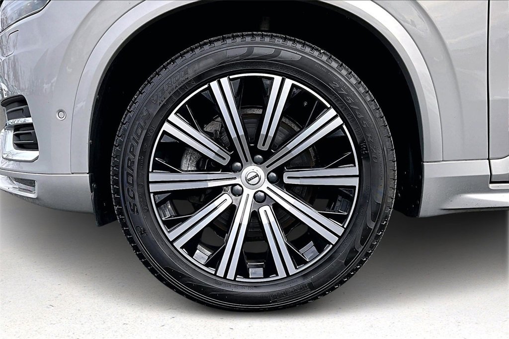 Used 2023 Volvo XC90 B6 Plus image 35