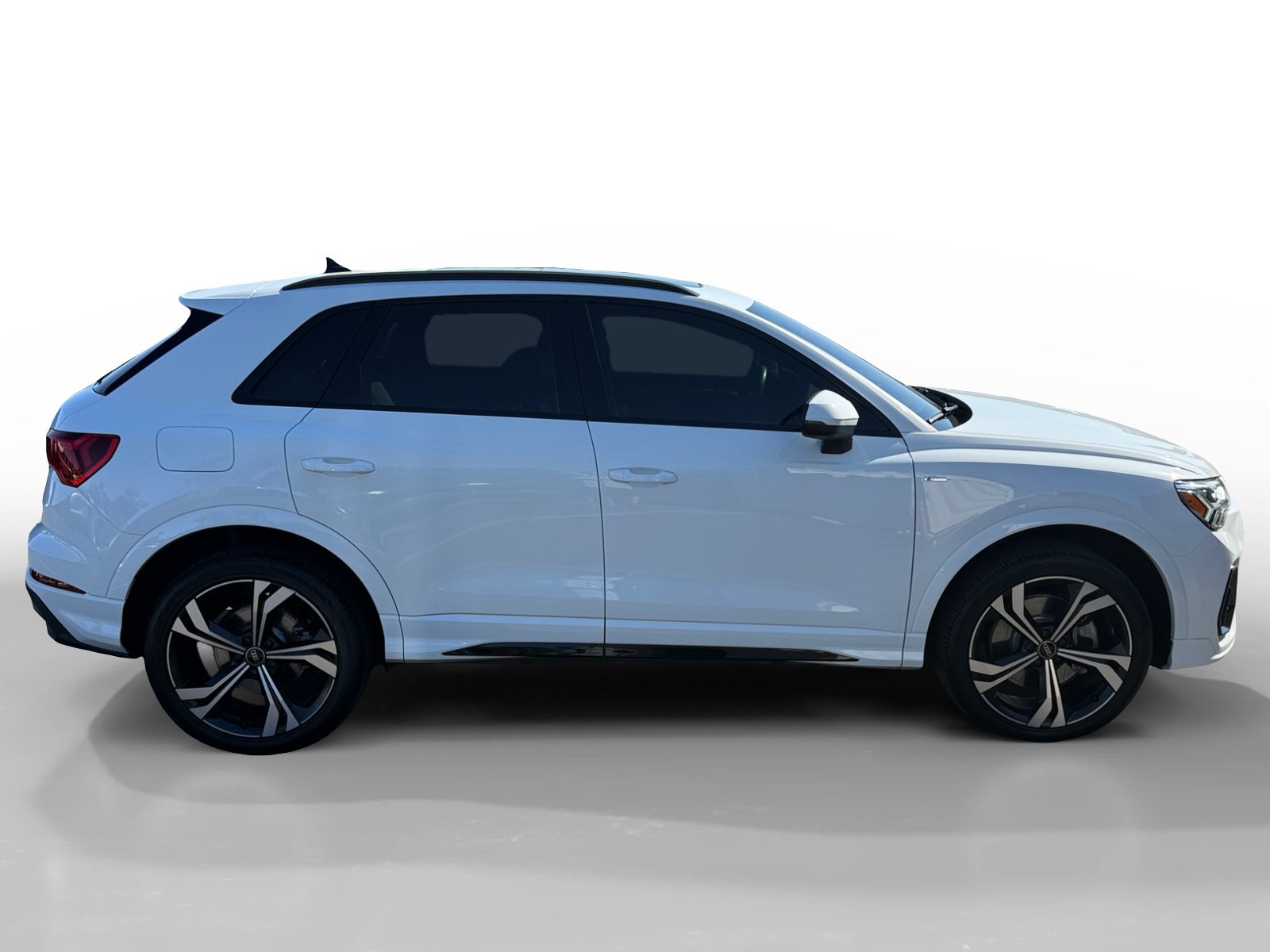 Used 2023 Audi Q3 2.0T Premium Plus w/ Premium Plus Package AWD/4WD image 6