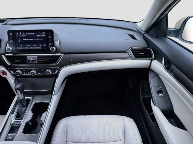 Used 2018 Honda Accord Touring image 17