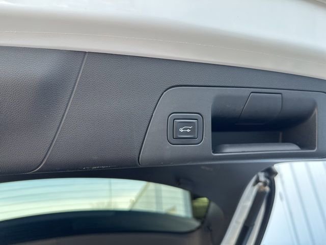 Used 2021 Buick Envision Essence w/ Sport Touring Package image 59