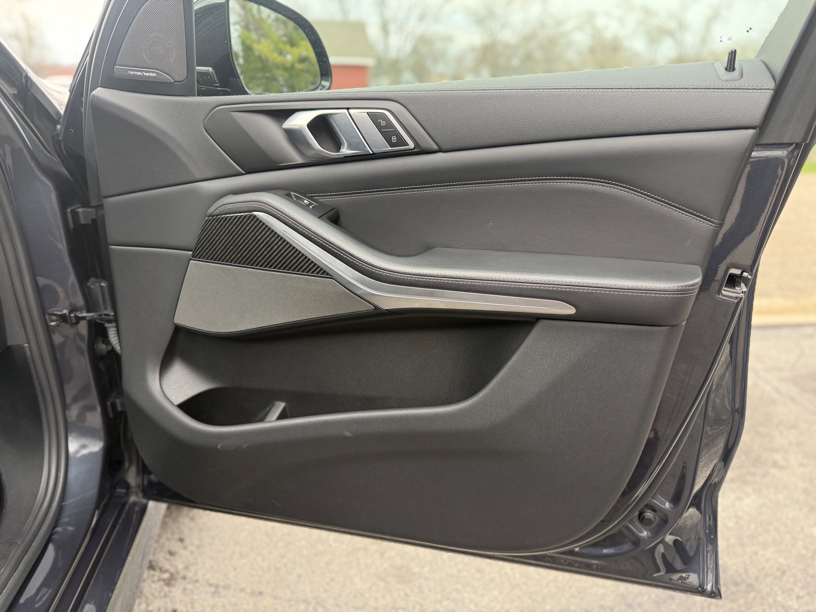 Used 2022 BMW X5 M50i image 21