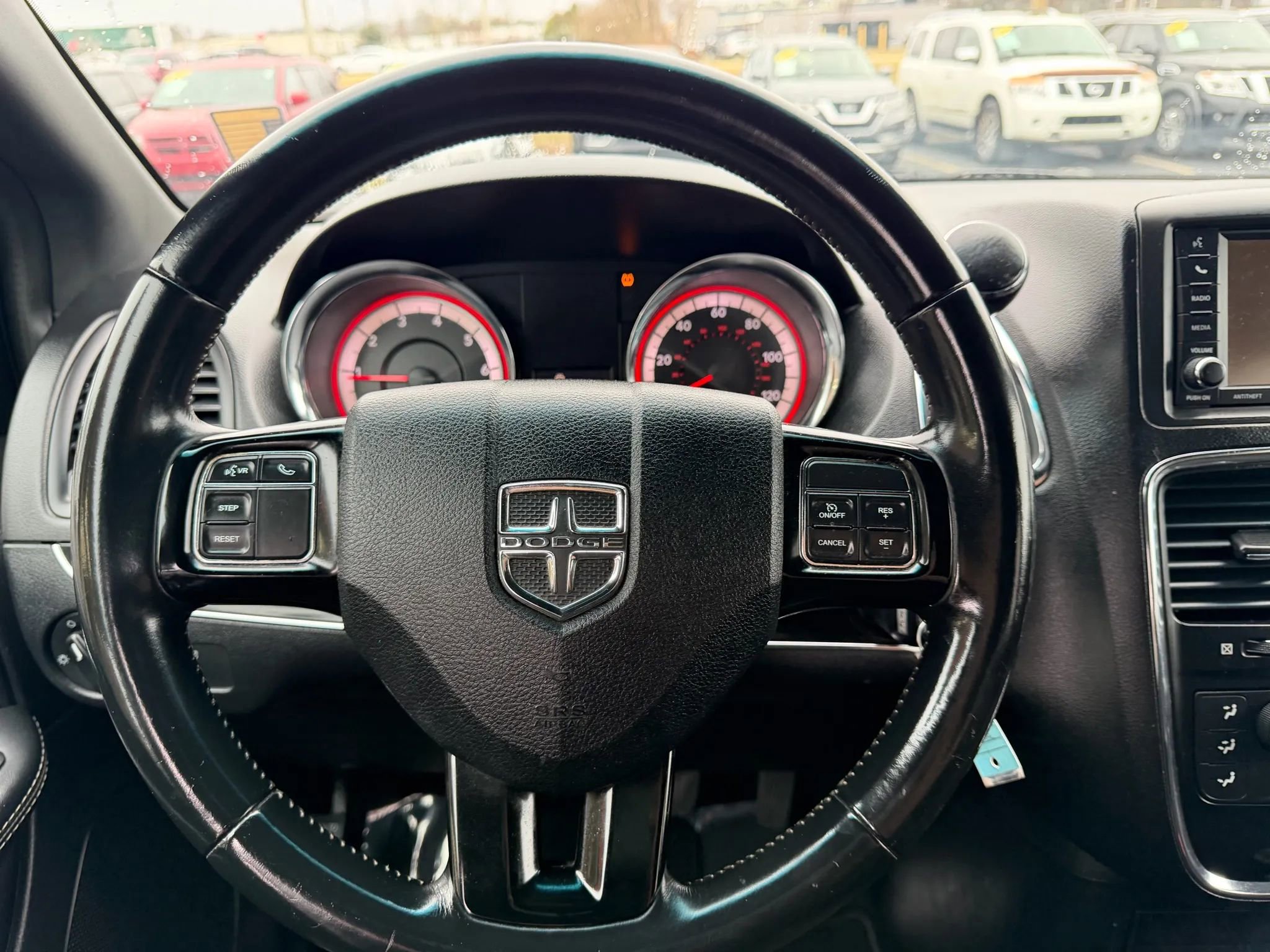 Used 2017 Dodge Grand Caravan SE image 17