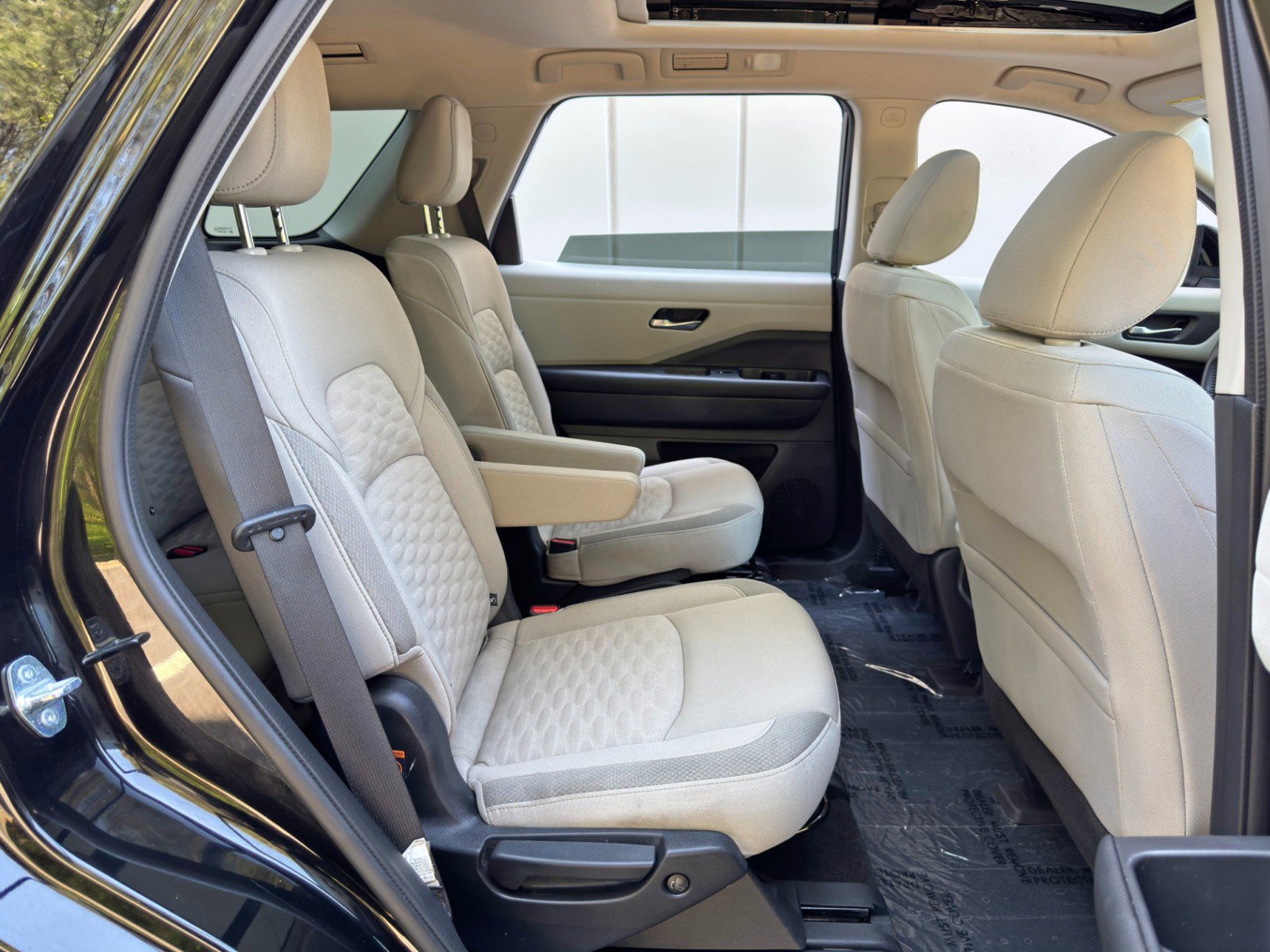 Used 2022 Nissan Pathfinder SV w/ SV Premium Package image 37