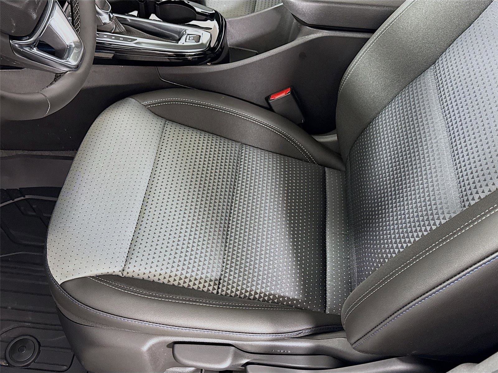 New 2026 Chevrolet Trax LT w/ Driver Confidence Package image 13