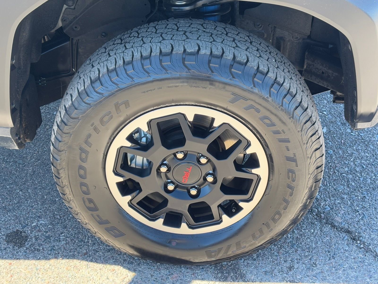 Used 2025 Toyota Tacoma TRD Off-Road AWD/4WD image 8