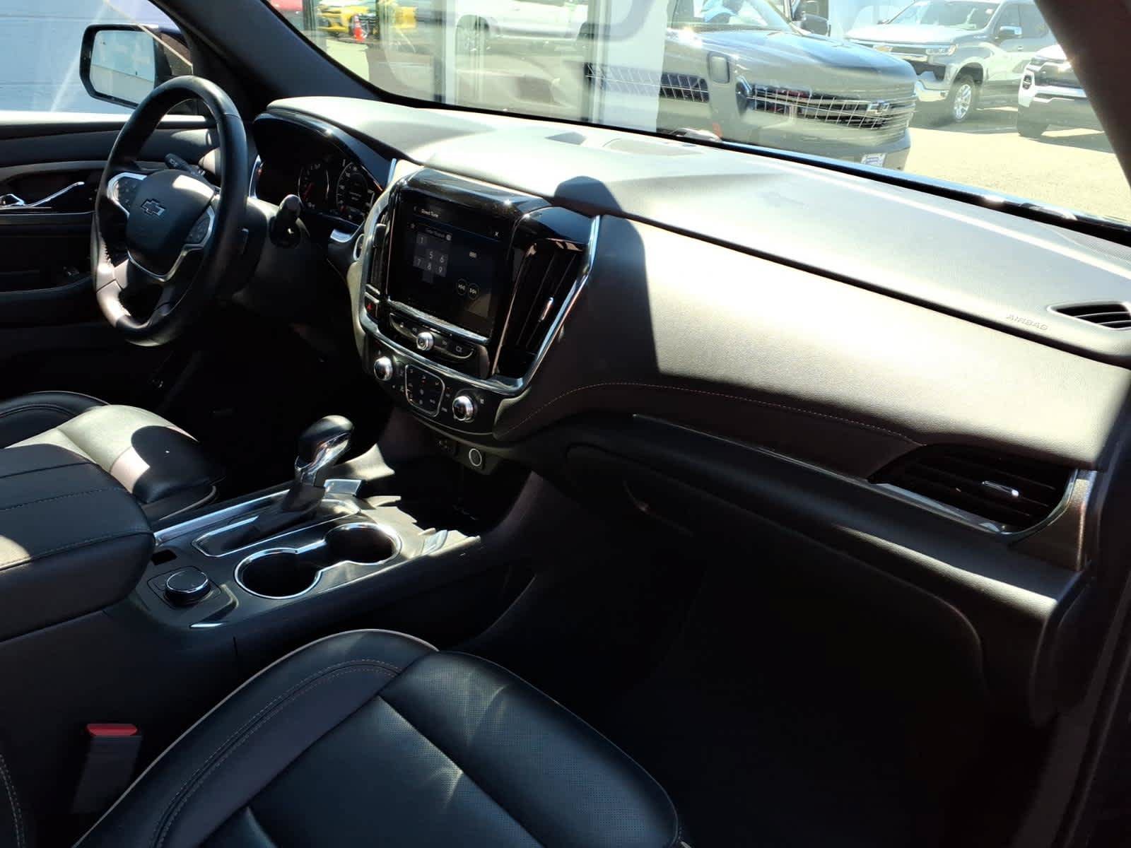 Certified 2023 Chevrolet Traverse Premier w/ Redline Edition AWD/4WD image 22