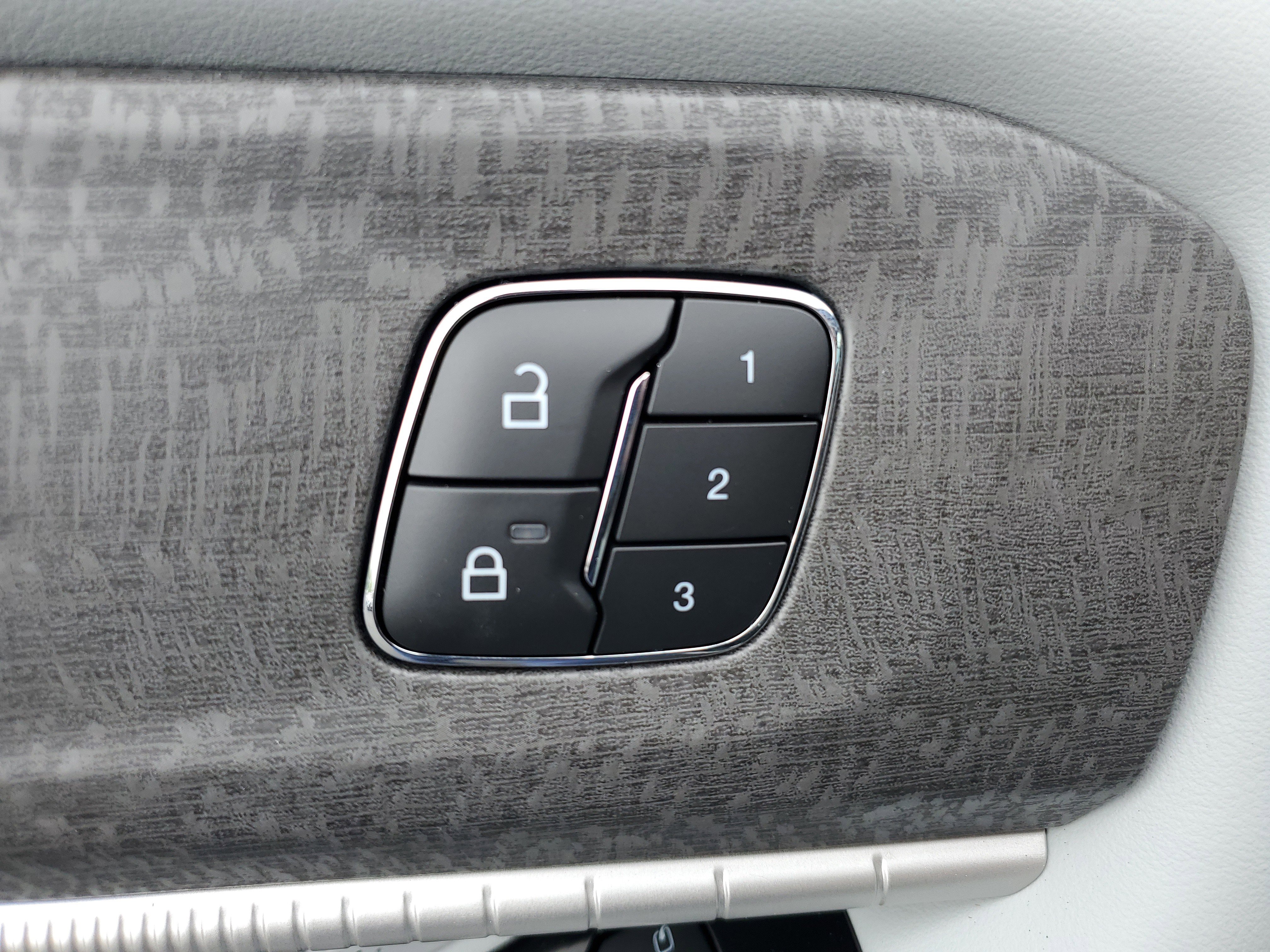 New 2026 Ford Explorer Platinum w/ LUX Leather Package AWD/4WD image 24