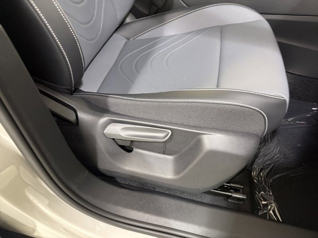 New 2026 Volkswagen Tiguan SE R-Line AWD/4WD image 38