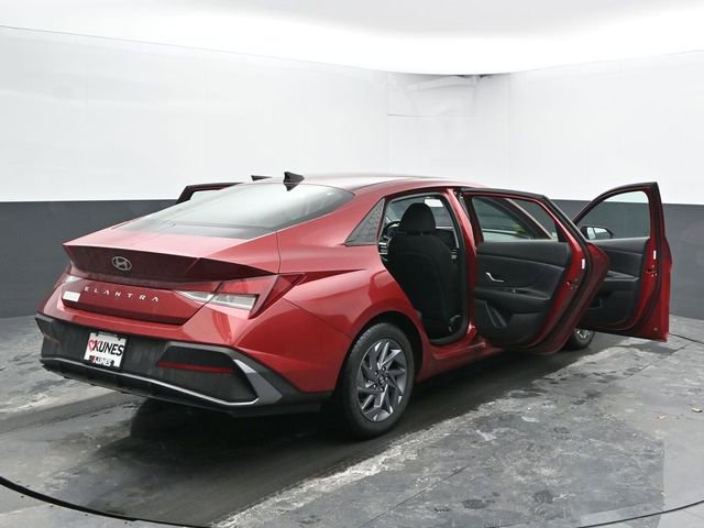 Used 2024 Hyundai Elantra SEL image 55