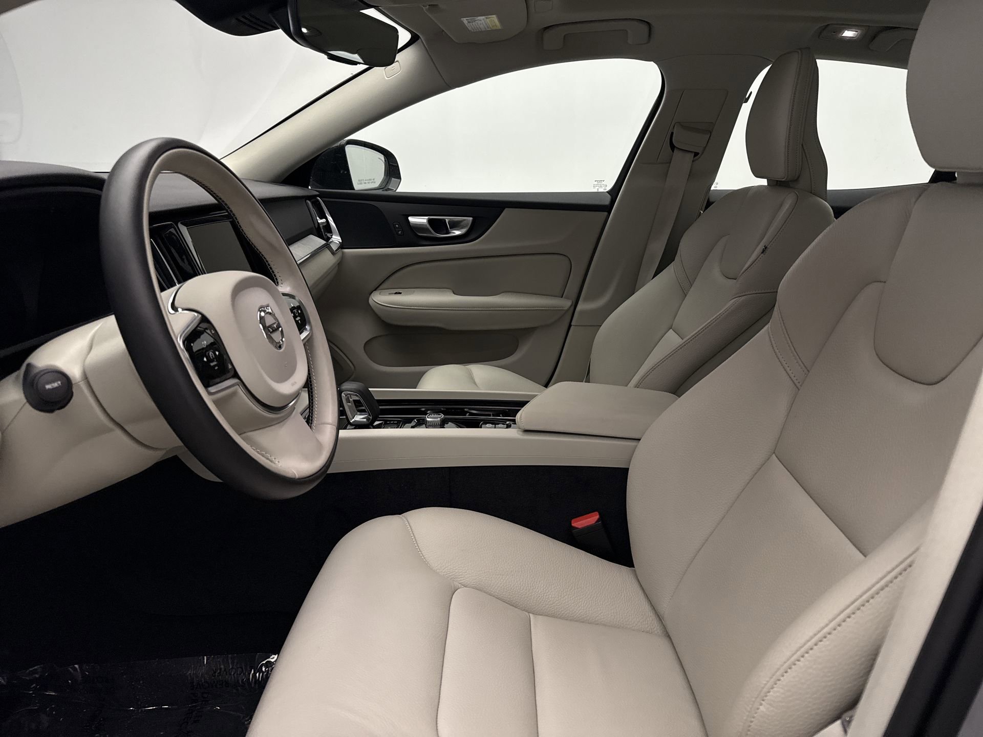 Used 2024 Volvo S60 B5 Plus w/ Climate Package AWD/4WD image 9