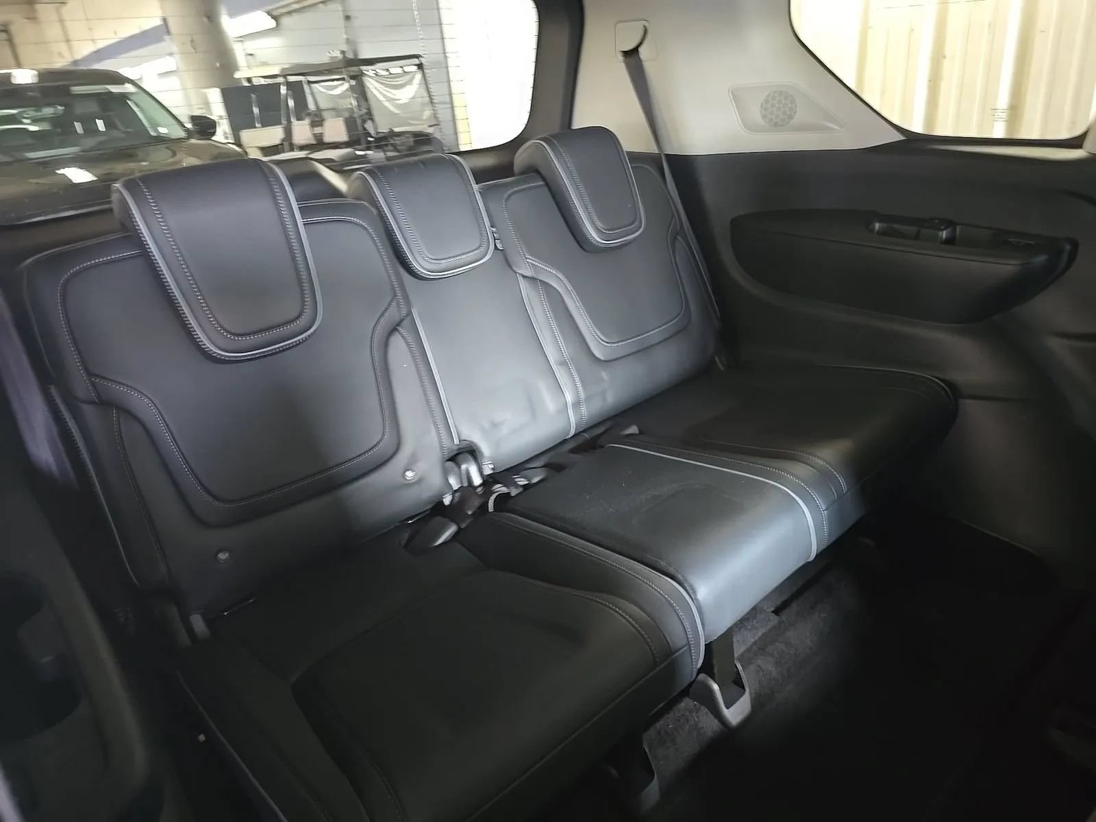 Used 2025 INFINITI QX80 Luxe w/ Cargo Package RWD image 10