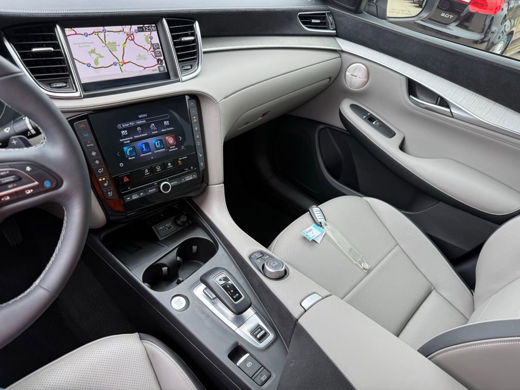 Used 2024 INFINITI QX50 Sensory image 32