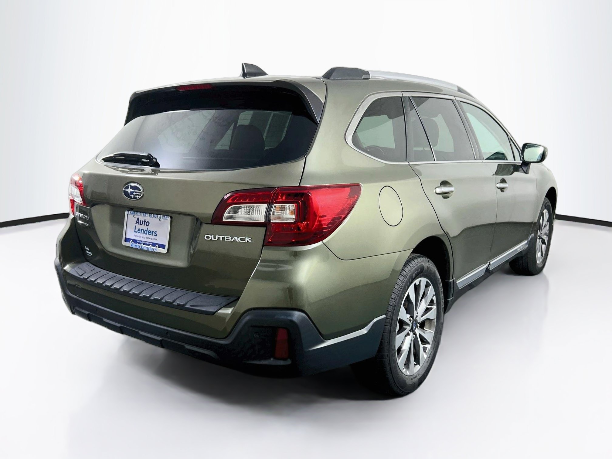 Used 2018 Subaru Outback 2.5i Touring AWD/4WD image 5