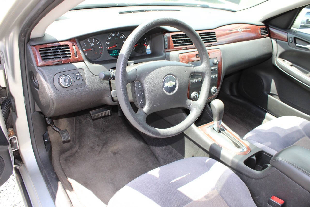 Used 2008 Chevrolet Impala LS FWD image 13