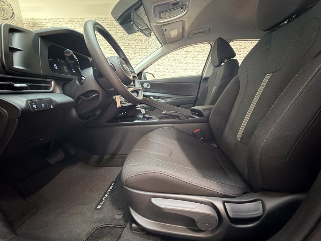 New 2026 Hyundai Elantra SE FWD image 30