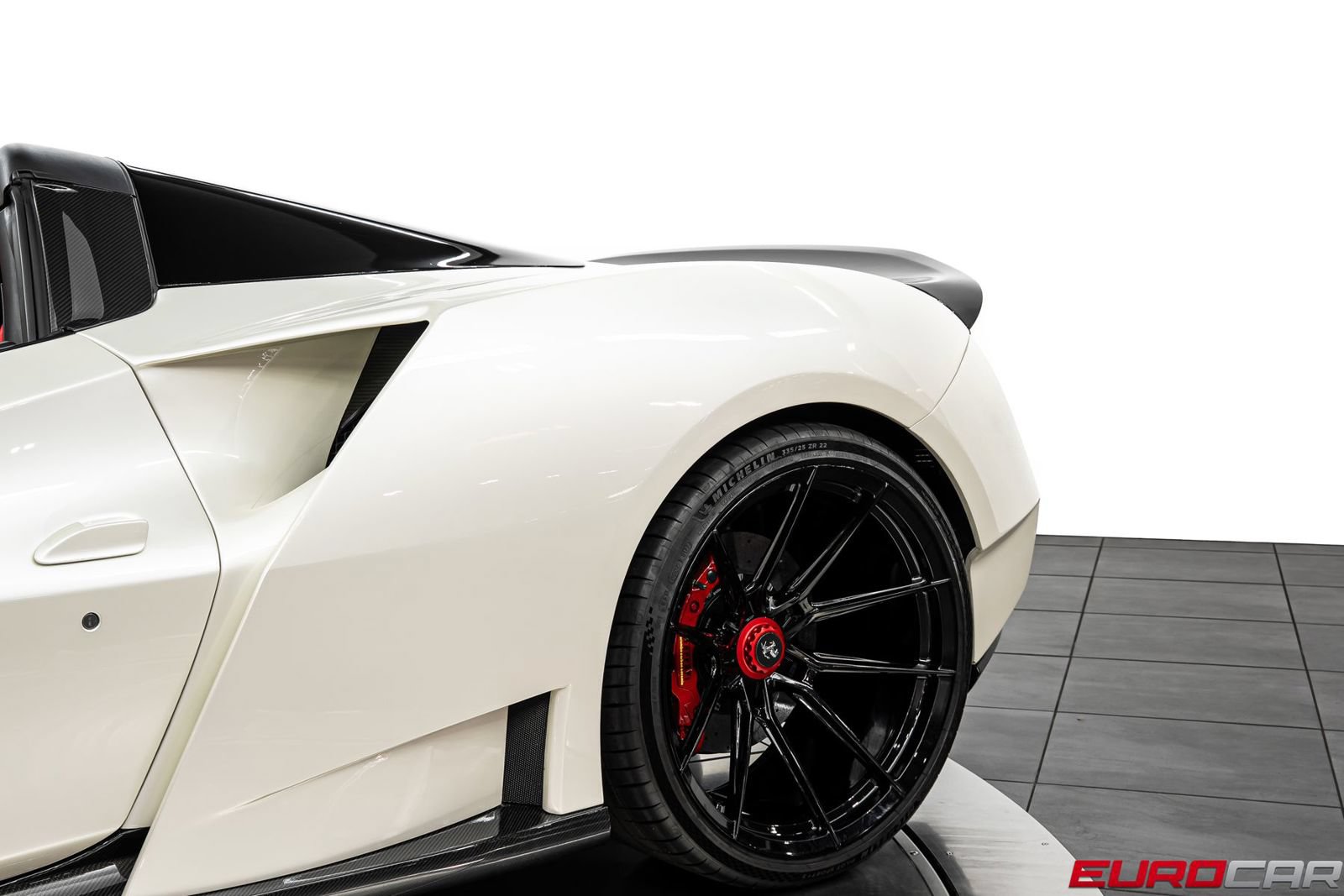 Used 2021 Ferrari F8 Tributo RWD image 24