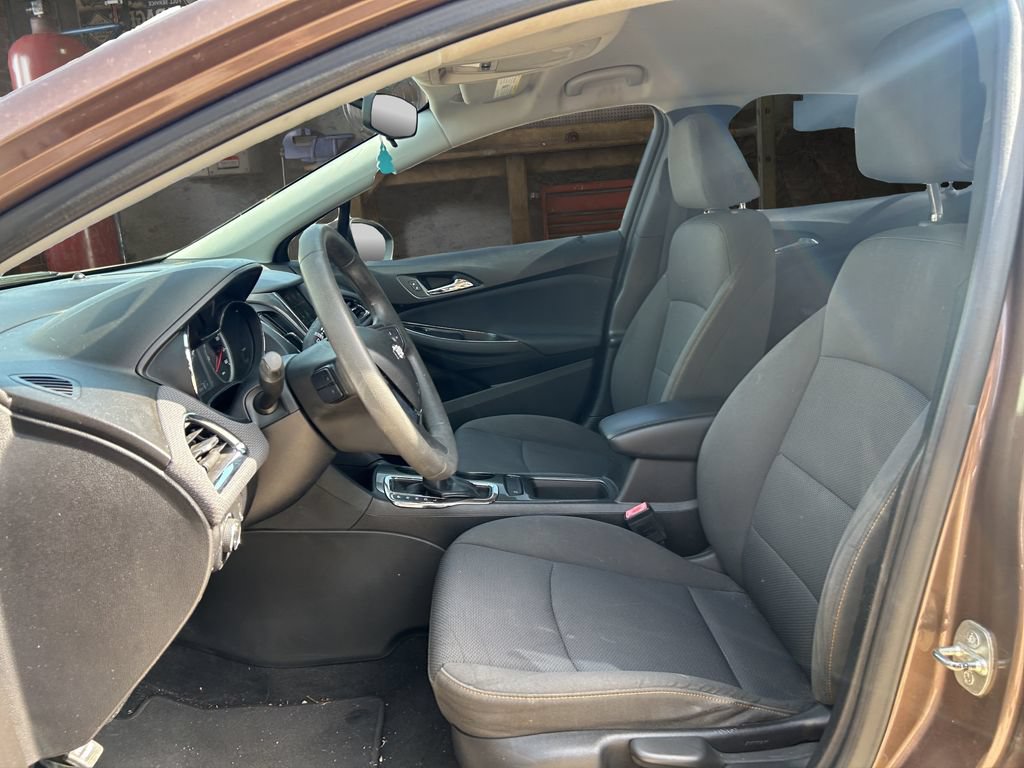 Used 2019 Chevrolet Cruze LS w/ LS Convenience Package FWD image 19