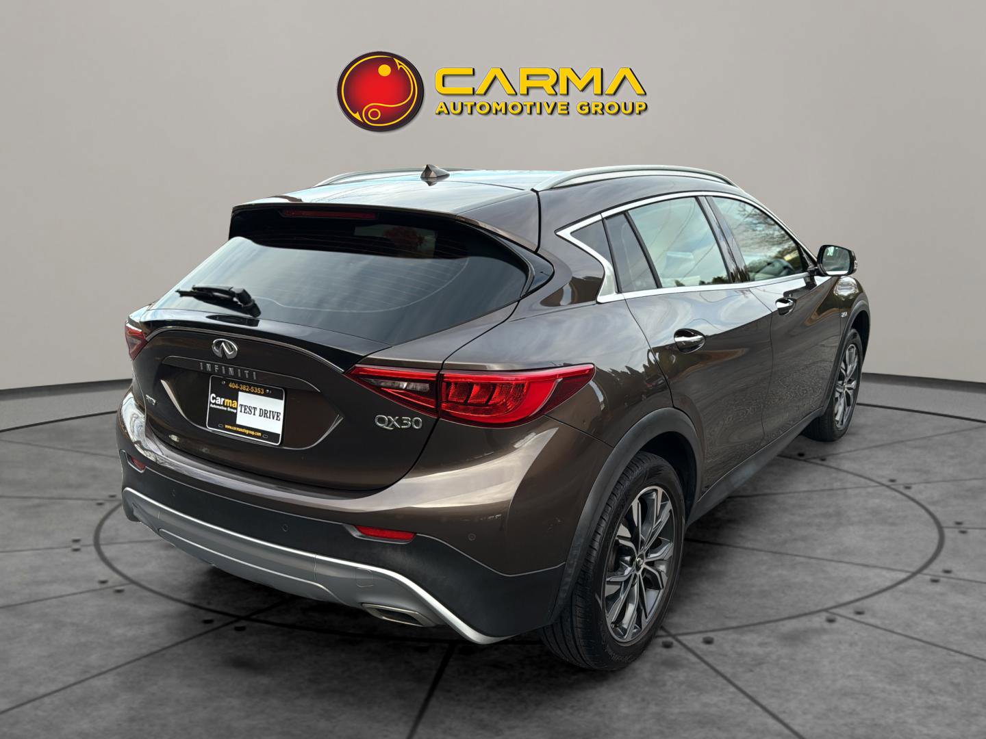 Used 2018 INFINITI QX30 Premium w/ Navigation Package image 7