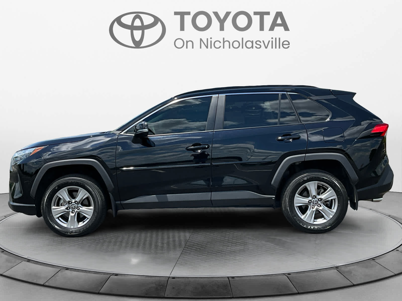 Used 2023 Toyota RAV4 XLE w/ XLE Grade Weather Package AWD/4WD image 2