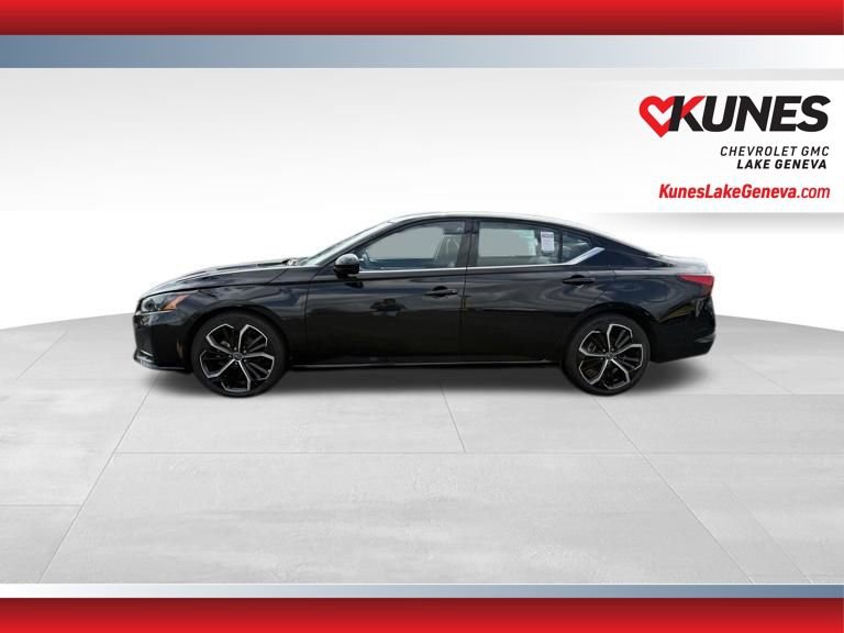 Used 2024 Nissan Altima 2.5 SR FWD image 10