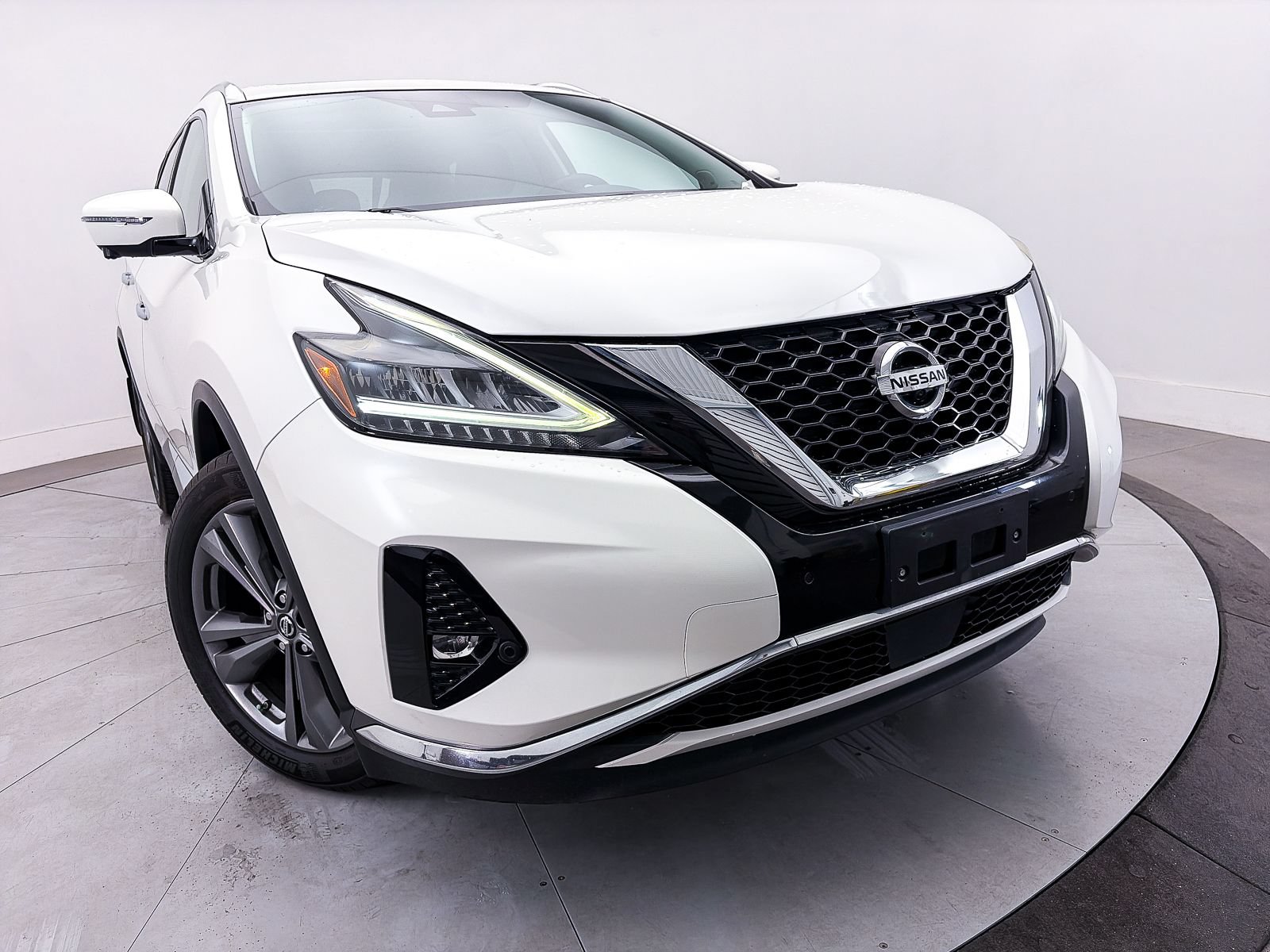Used 2019 Nissan Murano Platinum w/ Cargo Package FWD image 3