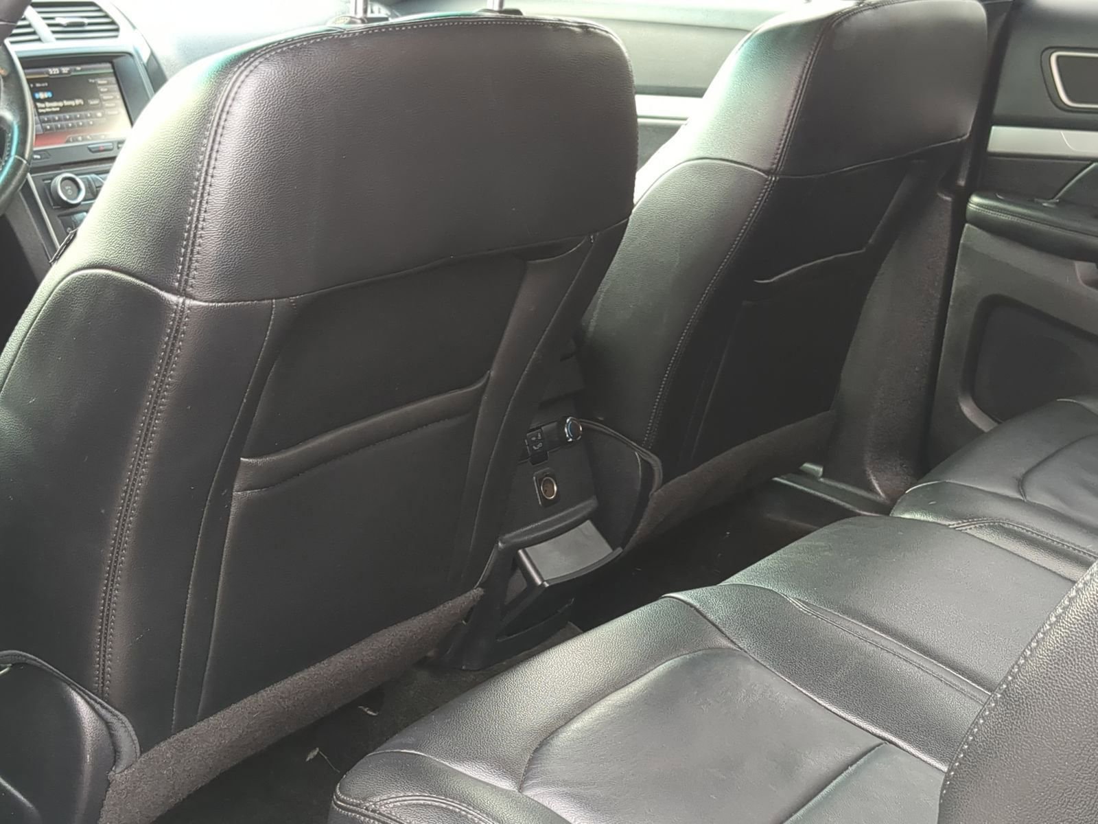 Used 2016 Ford Explorer XLT w/ Equipment Group 202A image 24