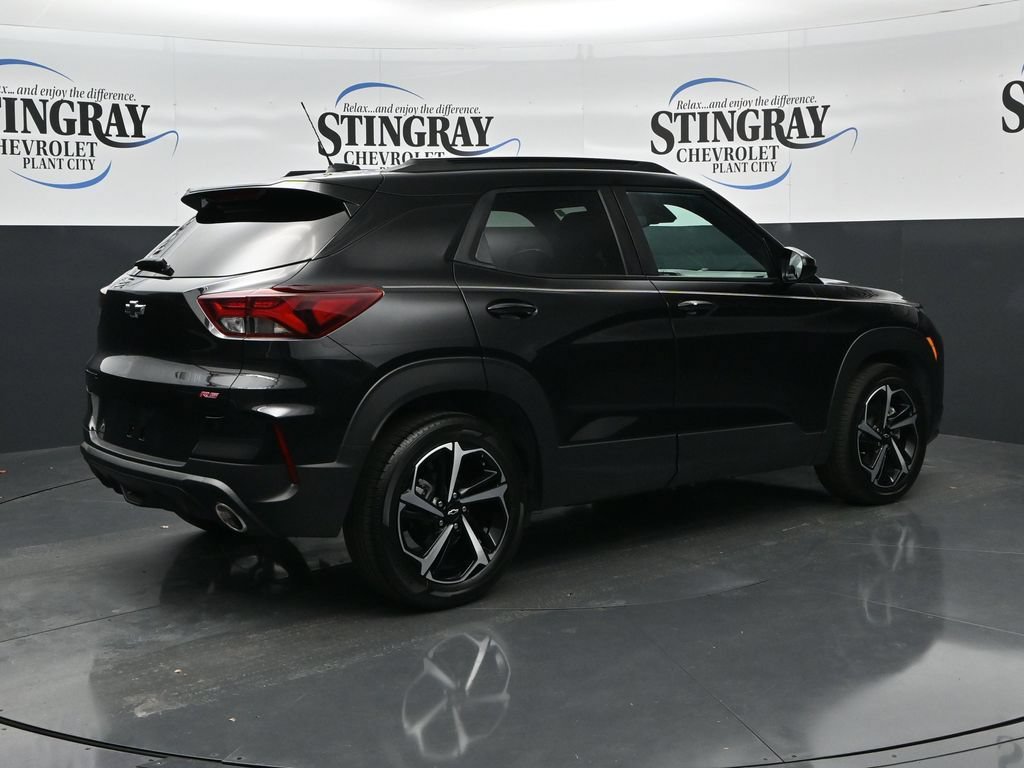 Used 2023 Chevrolet TrailBlazer RS w/ Sun and Liftgate Package FWD image 7