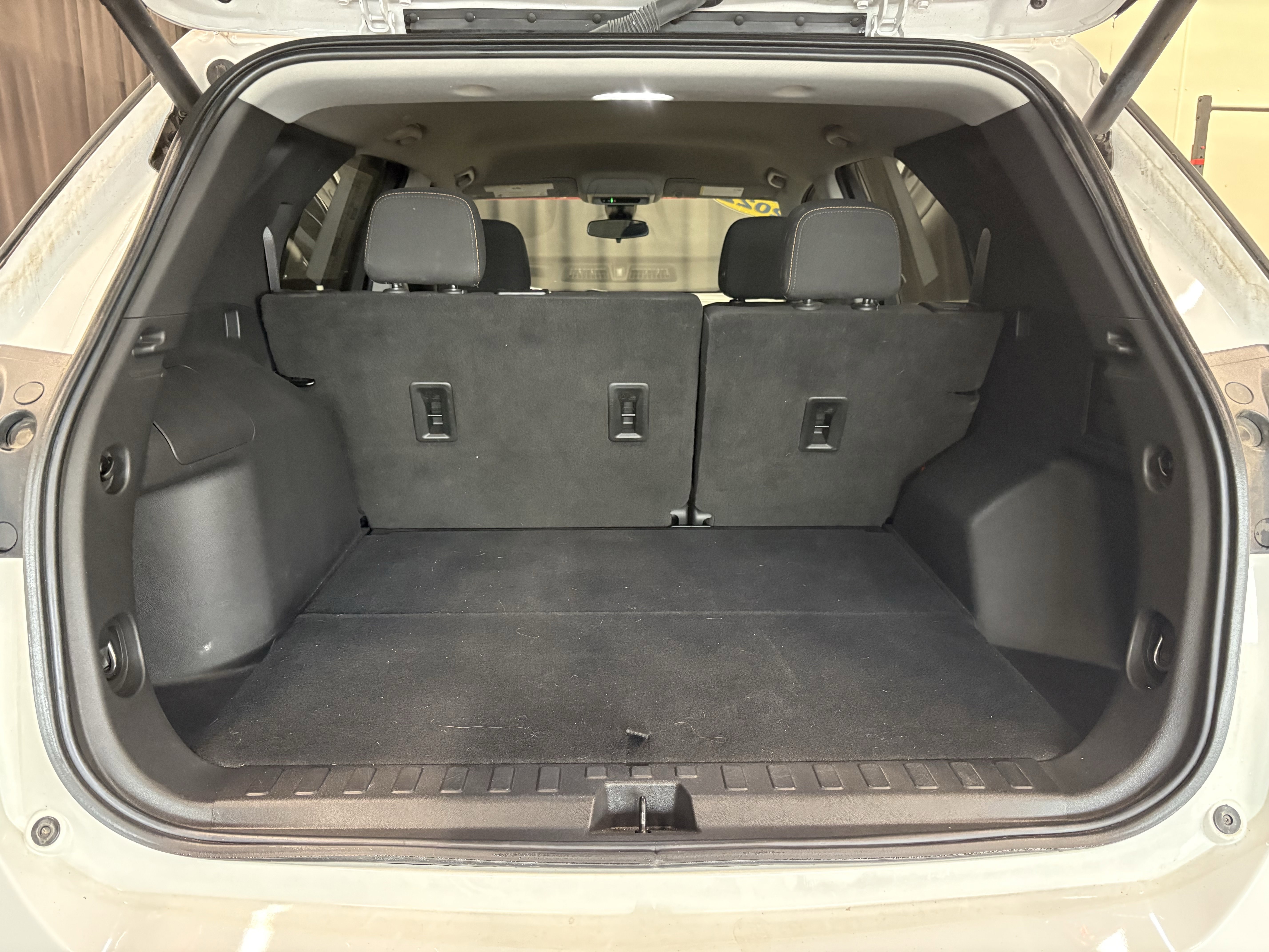 Used 2022 Chevrolet Equinox LT FWD image 29