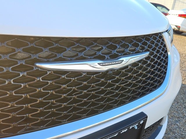 New 2026 Chrysler Pacifica Select image 39