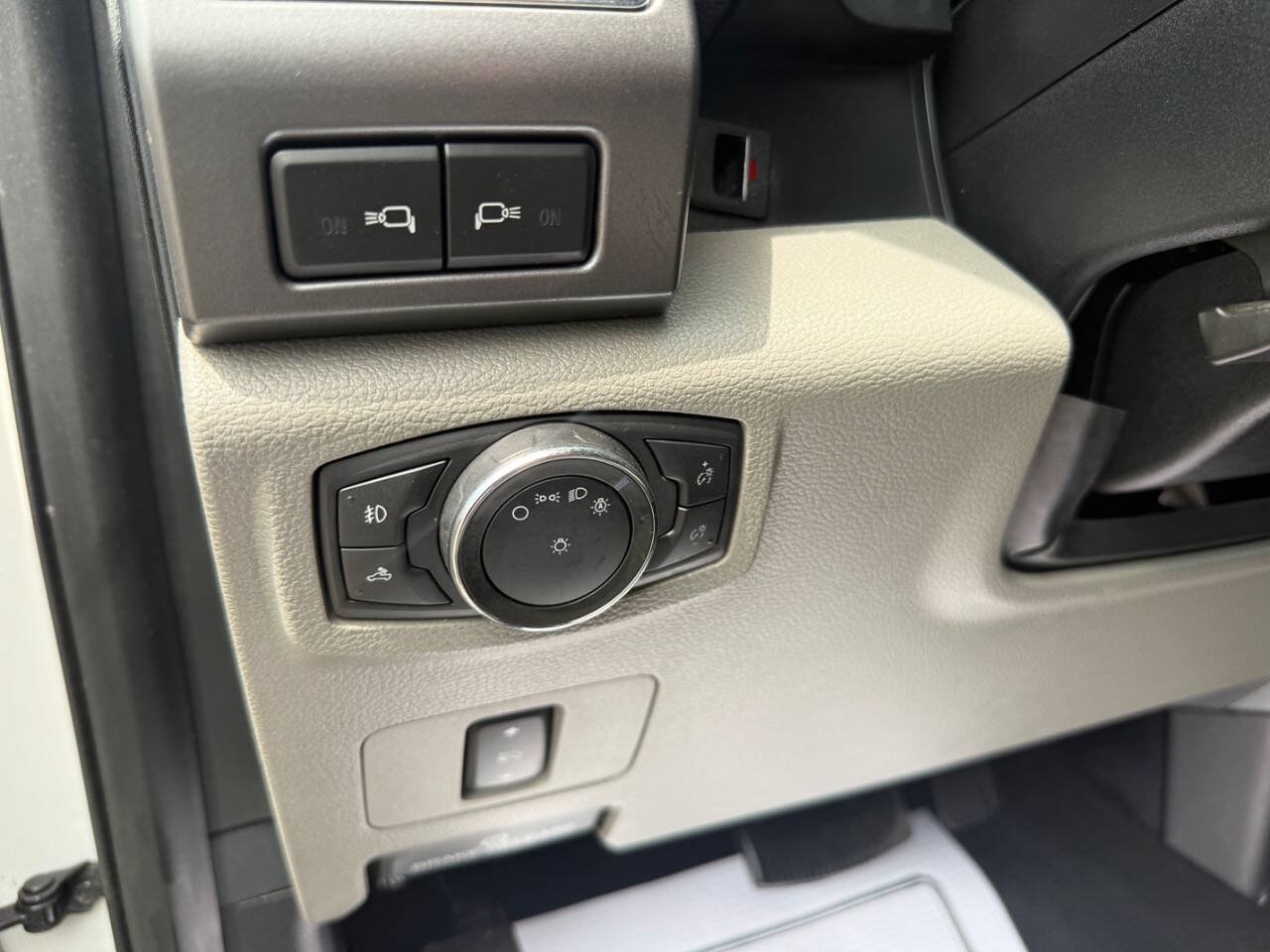 Used 2017 Ford F250 XLT w/ XLT Value Package AWD/4WD image 23