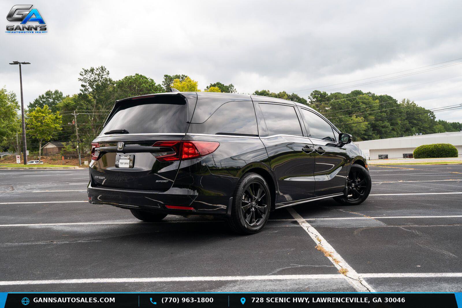 Used 2023 Honda Odyssey Sport image 2
