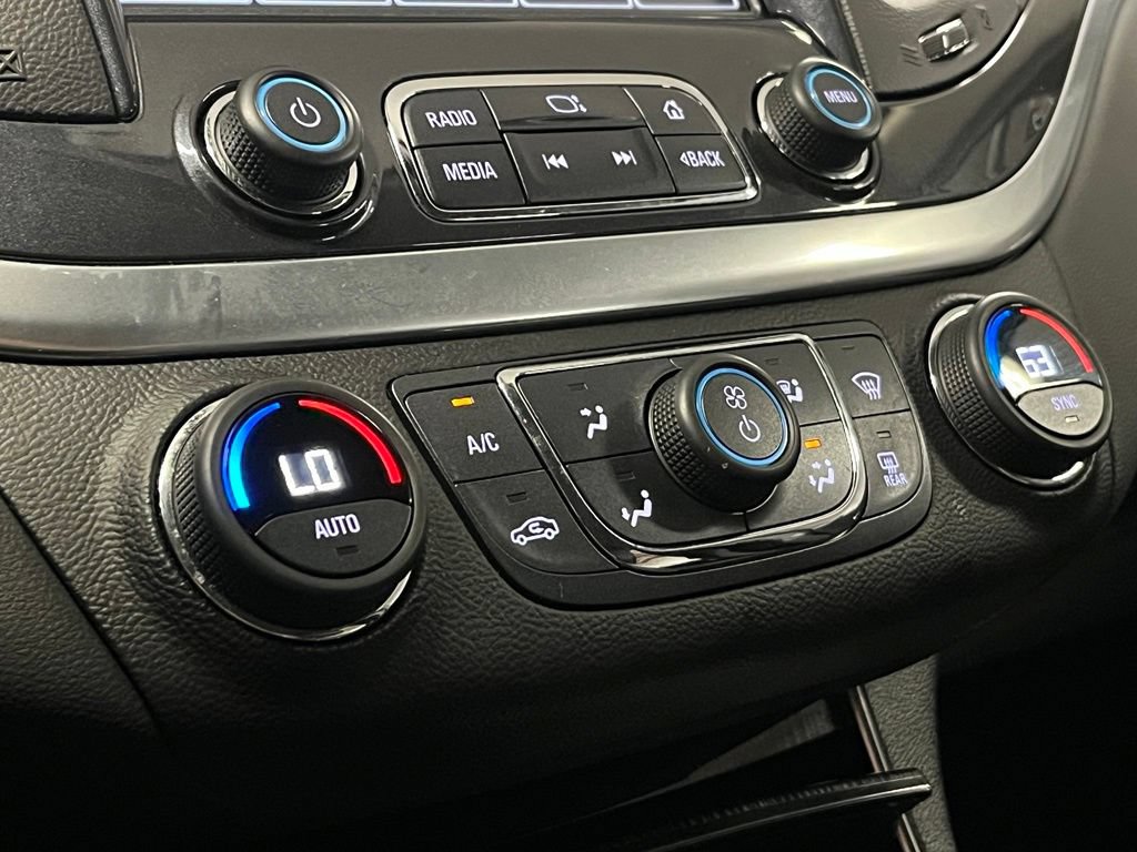 Used 2019 Chevrolet Impala LT w/ LT Leather Package FWD image 10
