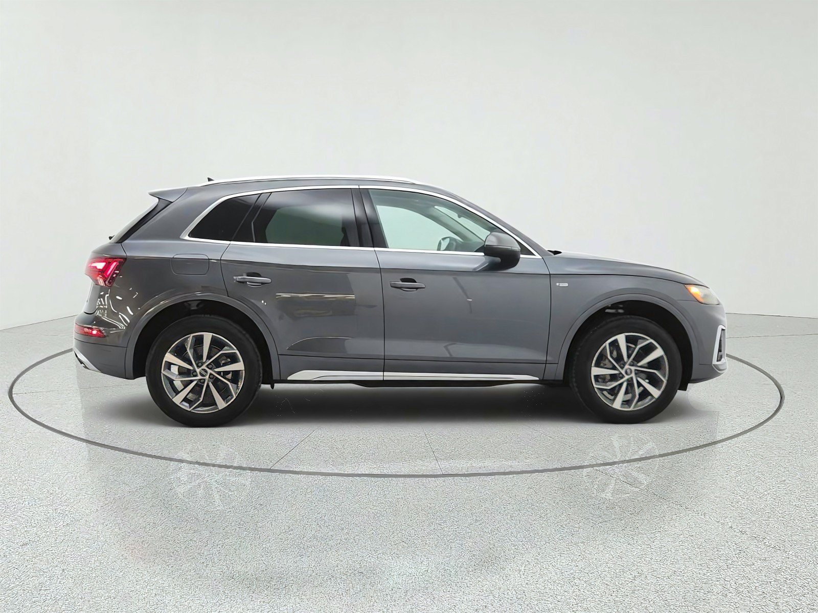 Used 2023 Audi Q5 2.0T Premium Plus w/ Premium Plus Package AWD/4WD image 4