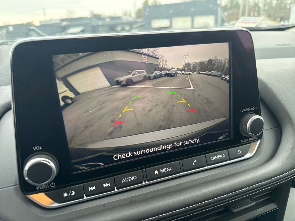 Used 2025 Nissan Rogue S image 21