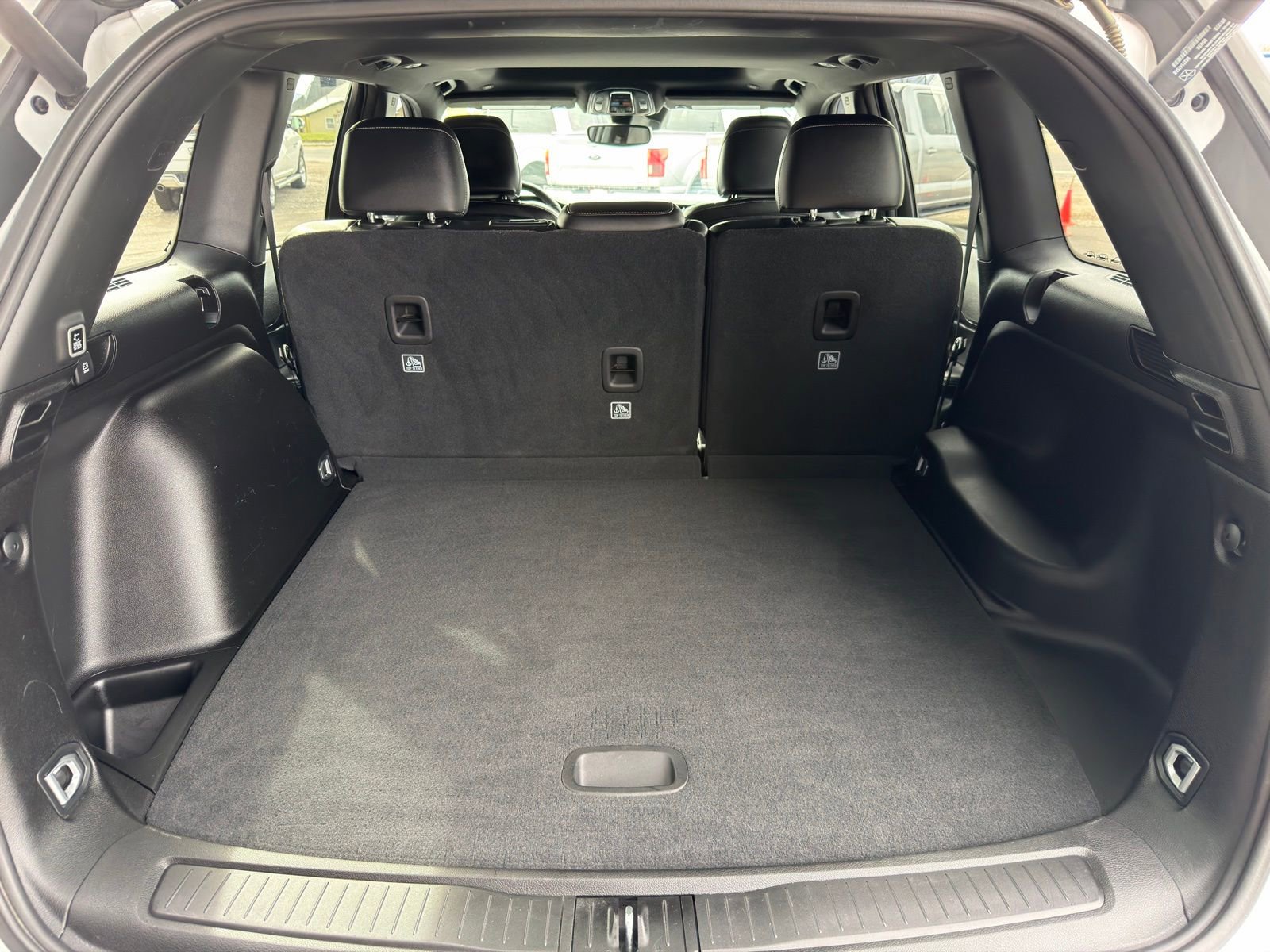 Used 2024 Jeep Grand Cherokee Altitude image 9