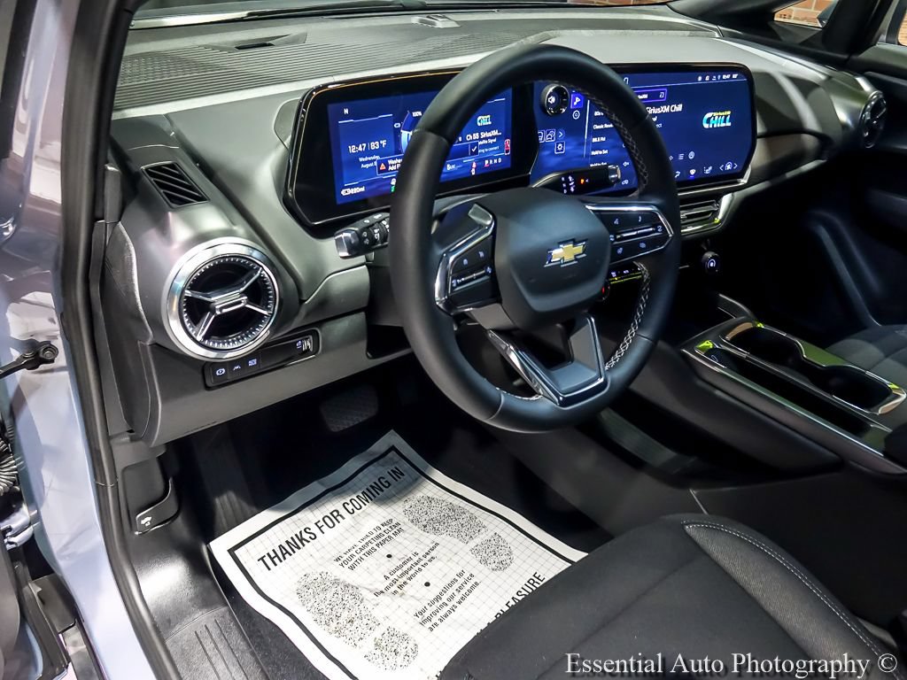 Used 2026 Chevrolet Equinox EV LT w/ Comfort Package FWD image 13