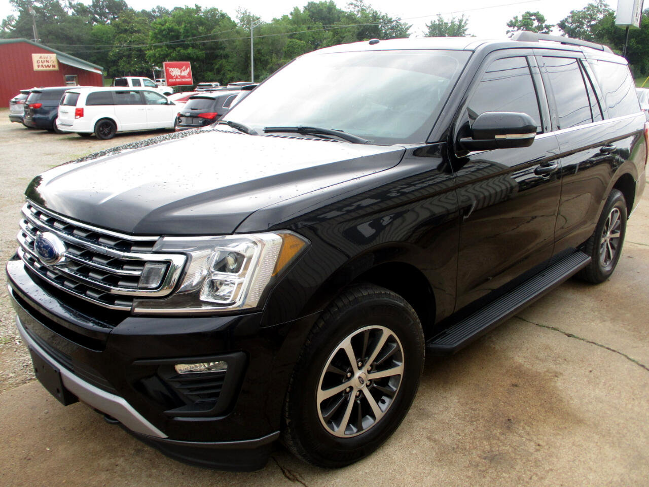 Used 2019 Ford Expedition XLT w/ Equipment Group 201A image 4