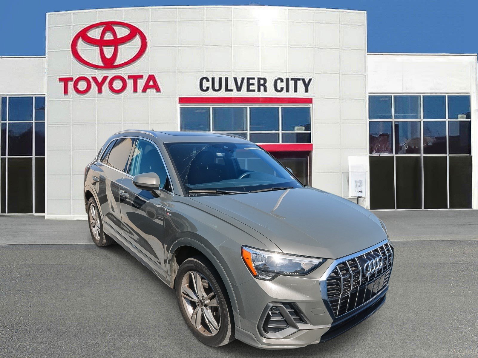 Used 2020 Audi Q3 2.0T Premium w/ Convenience Package