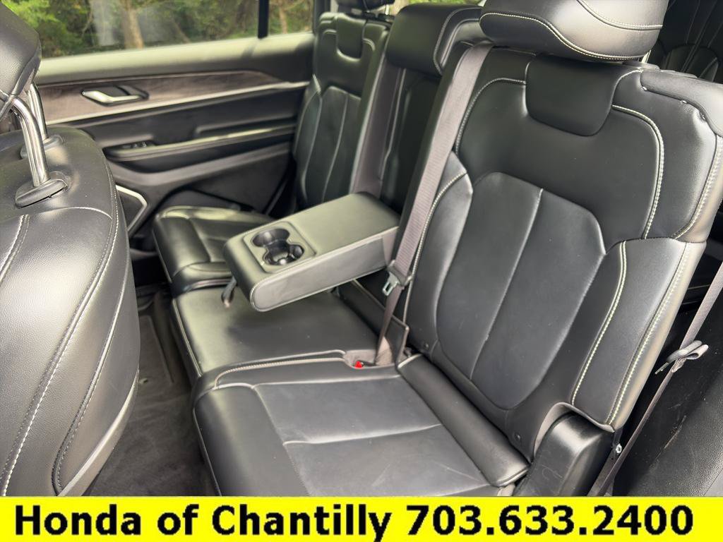 Used 2021 Jeep Grand Cherokee L Limited AWD/4WD image 28