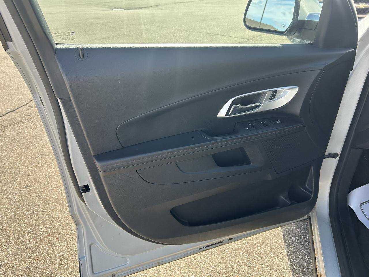 Used 2015 Chevrolet Equinox LT w/ Driver Convenience Package FWD image 14