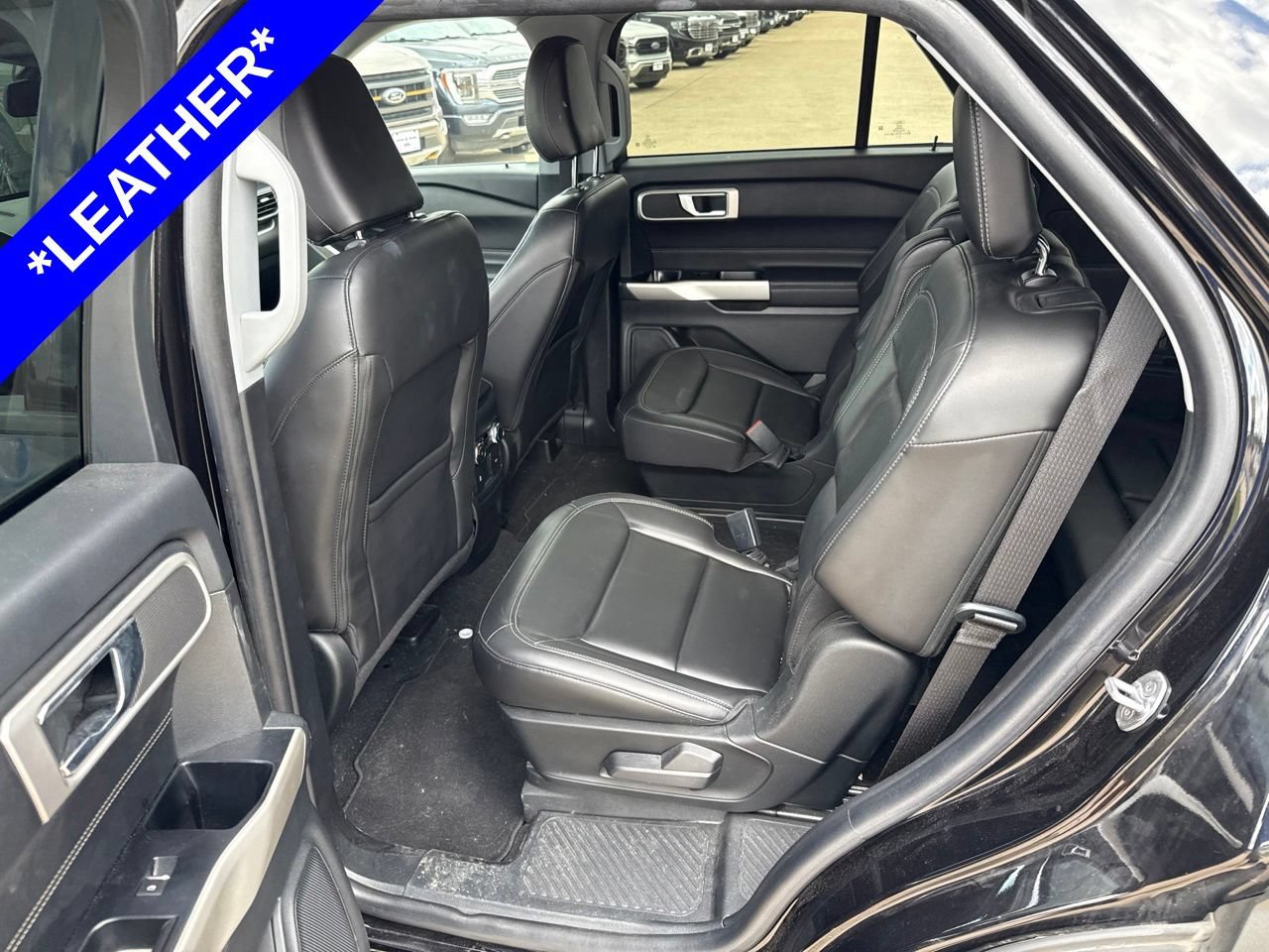 Used 2022 Ford Explorer XLT w/ Equipment Group 202A RWD image 7