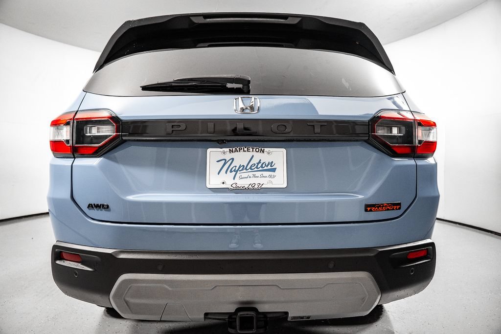 Used 2025 Honda Pilot TrailSport image 9